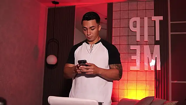 Ryan Hunt online show from January 9, 12:30 pm