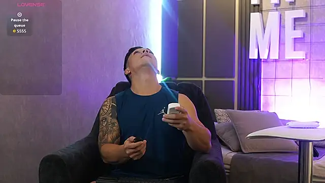 Ryan Hunt online show from January 11, 9:09 pm