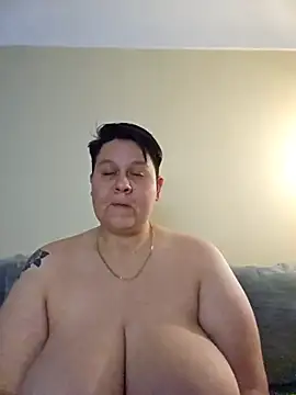 Snapshot of DevilDahm chatting on May 24, 6:29 am DevilDahm online show from May 24, 6:29 am