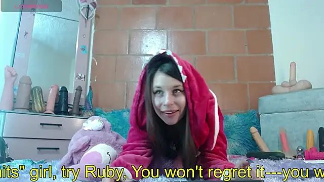 Snapshot of RubyEmerald chatting on March 4, 3:01 am RubyEmerald online show from March 4, 3:01 am