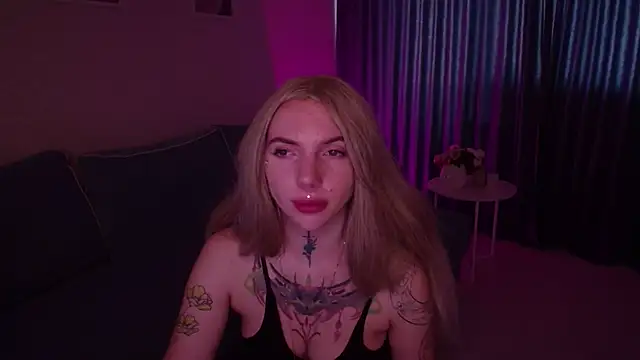 Snapshot of AnneTenet chatting on September 26, 7:12 am AnneTenet online show from September 26, 7:12 am