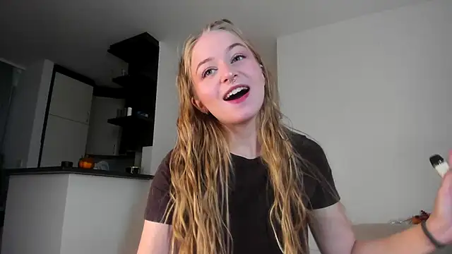 MiaMews online show from October 27, 12:53 pm