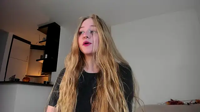 MiaMews online show from October 28, 1:03 pm