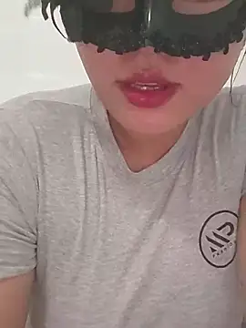 Snapshot of girldam95 chatting on July 5, 6:53 am girldam95 online show from July 5, 6:53 am