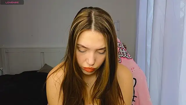 AliceSpark online show from November 14, 12:26 pm