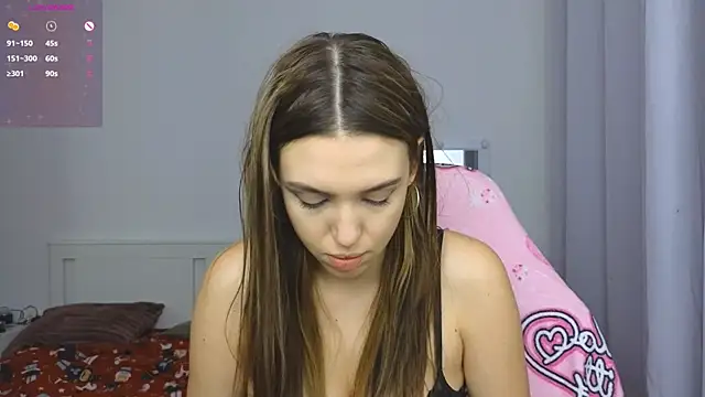 AliceSpark online show from December 22, 6:49 pm