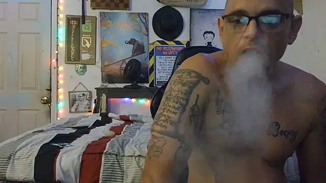 Snapshot of Buffshagswell chatting on June 27, 5:18 pm Buffshagswell online show from June 27, 5:18 pm