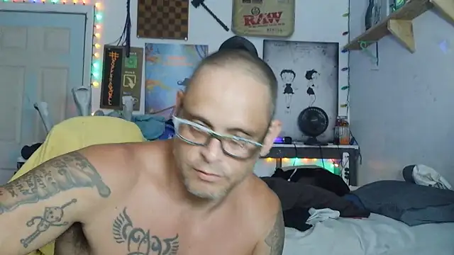 Snapshot of Buffshagswell chatting on July 18, 12:37 am Buffshagswell online show from July 18, 12:37 am