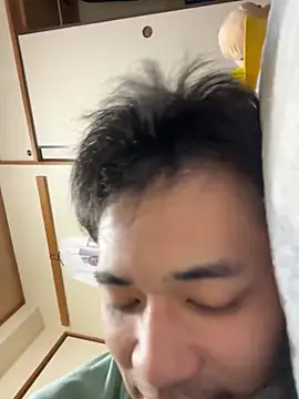 Snapshot of ryusei18570 chatting on March 2, 11:07 am ryusei18570 online show from March 2, 11:07 am