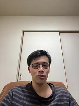 Snapshot of ryusei18570 chatting on March 9, 1:37 pm ryusei18570 online show from March 9, 1:37 pm