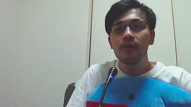 Snapshot of ryusei18570 chatting on September 10, 1:55 pm ryusei18570 online show from September 10, 1:55 pm