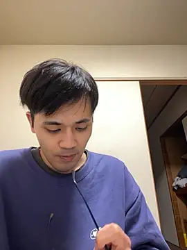 Snapshot of ryusei18570 chatting on December 4, 1:09 pm ryusei18570 online show from December 4, 1:09 pm