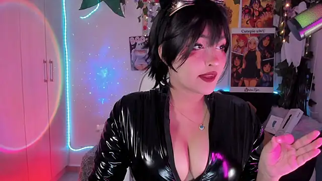 Snapshot of cutepie_uwu_ chatting on April 6, 11:49 pm cutepie uwu online show from April 6, 11:49 pm