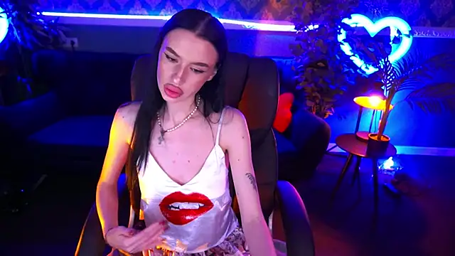 Snow WhiteeeX online show from February 3, 4:57 am