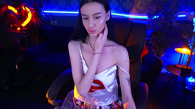 Snow WhiteeeX online show from February 4, 6:46 am