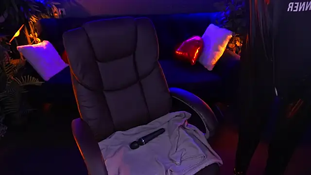 Snow WhiteeeX online show from March 18, 6:57 am