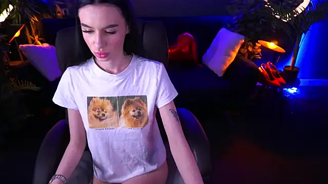 Snow WhiteeeX online show from March 19, 10:00 am