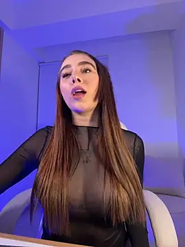 Lanataylor- online show from September 10, 1:27 am