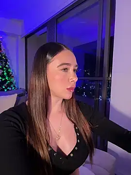 Lanataylor- online show from December 21, 1:35 am