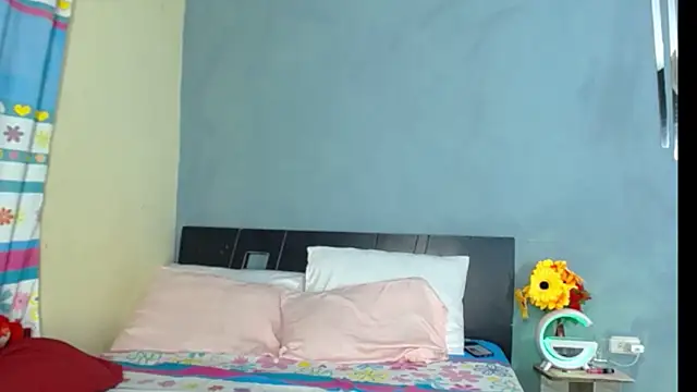 Snapshot of Madison__12 chatting on February 8, 11:13 pm Madison  12 online show from February 8, 11:13 pm