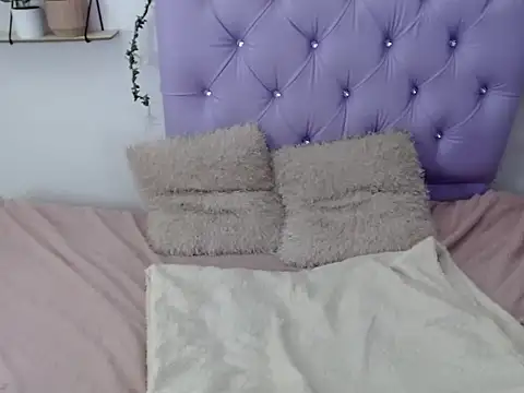 Snapshot of Freyja_01 chatting on October 7, 9:34 pm Freyja 01 online show from October 7, 9:34 pm