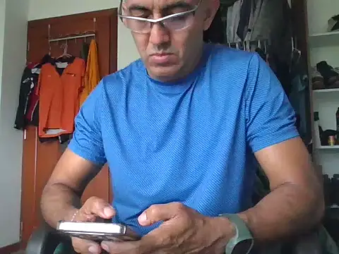 Snapshot of exmilitary chatting on May 31, 12:56 pm exmilitary online show from May 31, 12:56 pm
