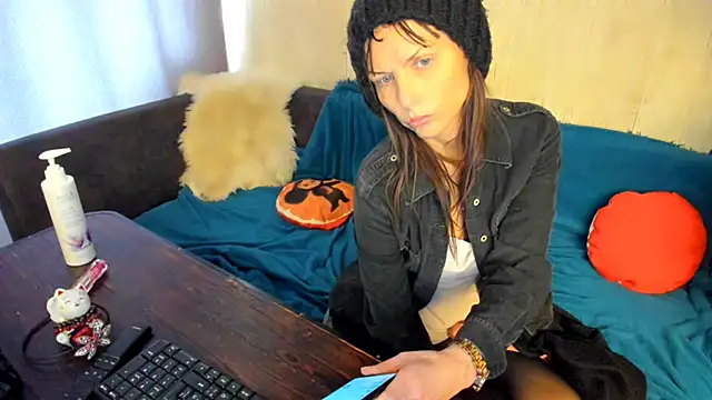 Elizabe th online show from April 29, 9:24 am