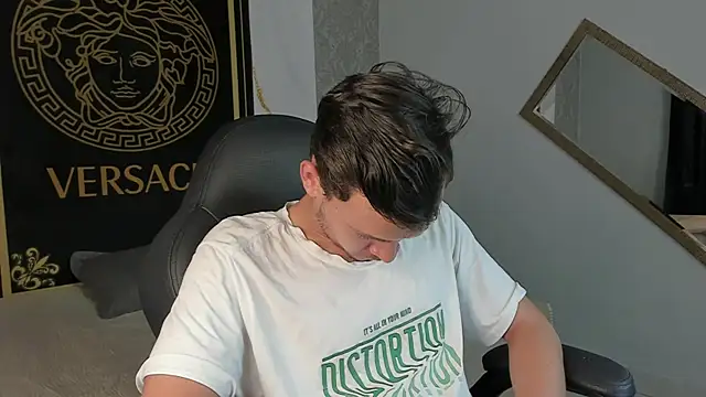 Desmon Clark online show from January 13, 4:50 am