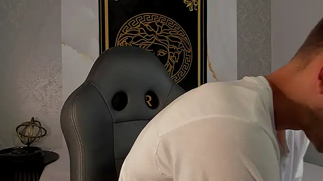 Desmon Clark online show from February 25, 12:25 am