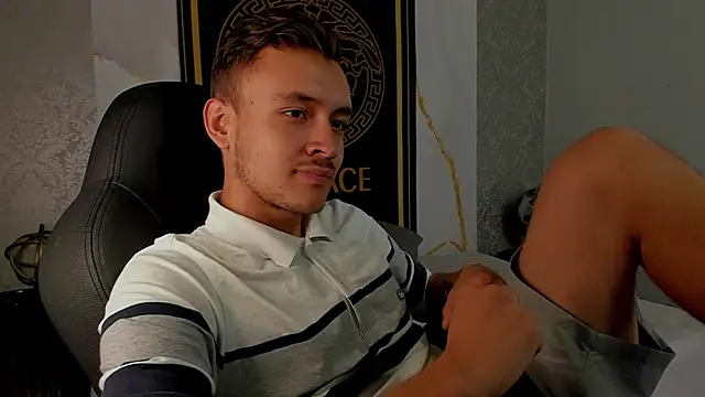 Desmon Clark online show from March 2, 10:48 pm