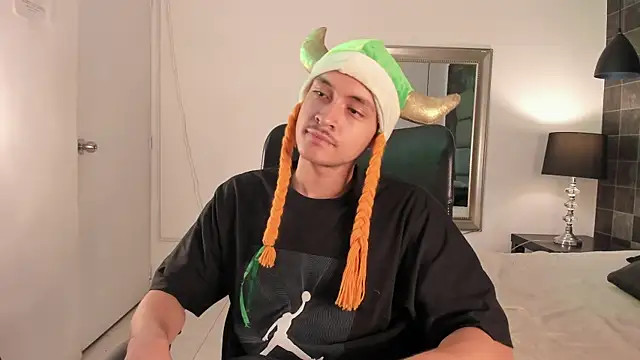 Desmon Clark online show from March 18, 6:25 am