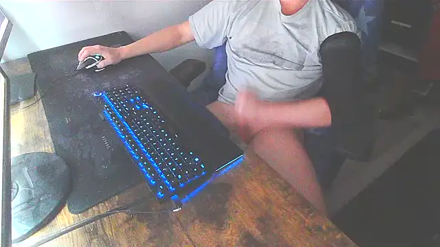 WouldLovetoFuckYou666 online show from December 26, 1:07 am