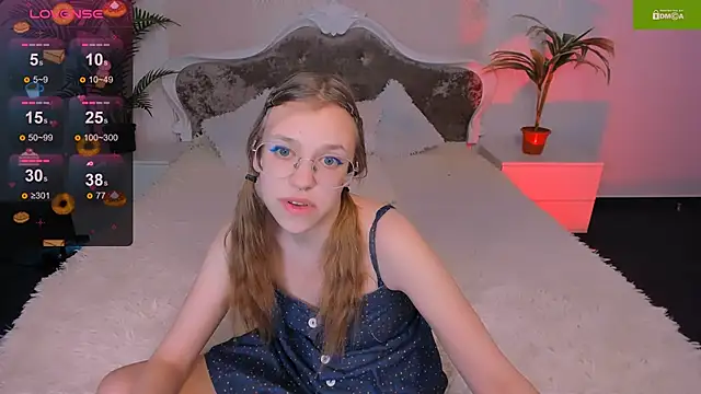 Snapshot of LayriantaVee chatting on January 13, 1:49 pm LayriantaVee online show from January 13, 1:49 pm