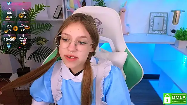 Snapshot of LayriantaVee chatting on January 18, 7:17 am LayriantaVee online show from January 18, 7:17 am