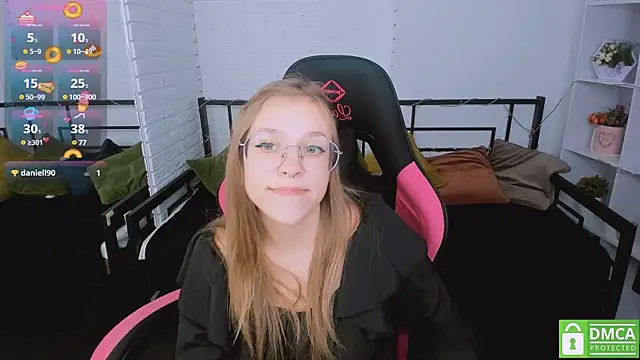 Snapshot of LayriantaVee chatting on January 21, 9:57 am LayriantaVee online show from January 21, 9:57 am