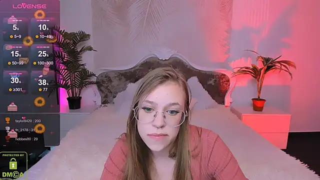 Snapshot of LayriantaVee chatting on January 25, 1:19 pm LayriantaVee online show from January 25, 1:19 pm