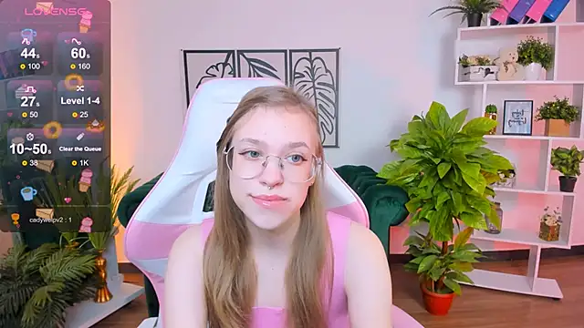 Snapshot of LayriantaVee chatting on February 1, 7:05 am LayriantaVee online show from February 1, 7:05 am