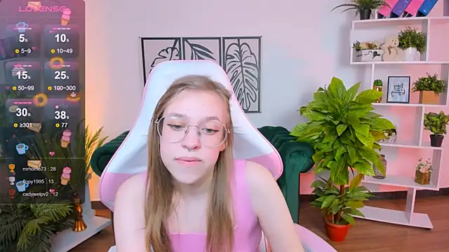 Snapshot of LayriantaVee chatting on February 1, 1:20 pm LayriantaVee online show from February 1, 1:20 pm