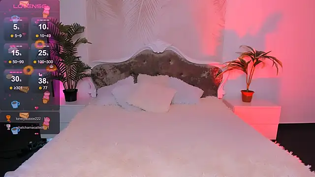 Snapshot of LayriantaVee chatting on February 8, 10:07 am LayriantaVee online show from February 8, 10:07 am