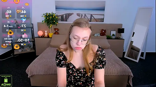 Snapshot of LayriantaVee chatting on February 13, 7:03 am LayriantaVee online show from February 13, 7:03 am