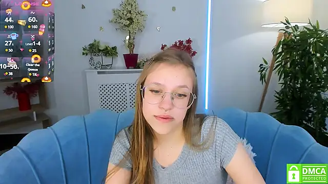 Snapshot of LayriantaVee chatting on February 25, 9:53 am LayriantaVee online show from February 25, 9:53 am