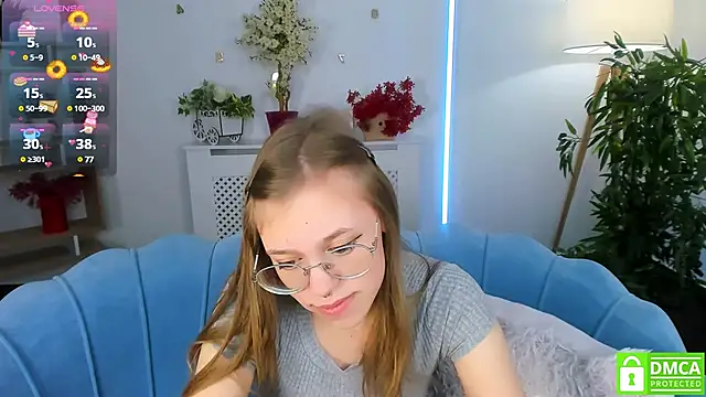 Snapshot of LayriantaVee chatting on February 25, 1:28 pm LayriantaVee online show from February 25, 1:28 pm