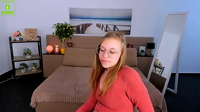 Snapshot of LayriantaVee chatting on March 1, 10:02 am LayriantaVee online show from March 1, 10:02 am