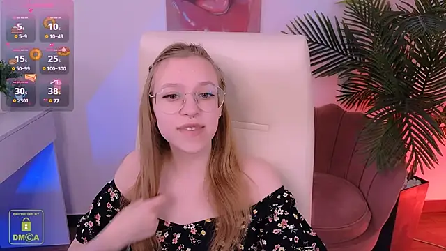 Snapshot of LayriantaVee chatting on March 14, 7:15 am LayriantaVee online show from March 14, 7:15 am