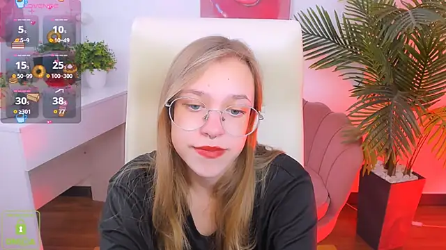 Snapshot of LayriantaVee chatting on September 11, 6:13 am LayriantaVee online show from September 11, 6:13 am