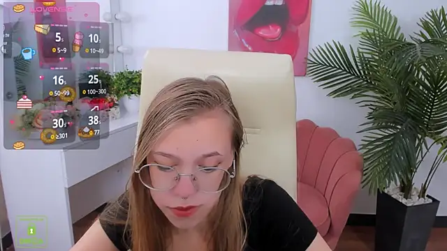 Snapshot of LayriantaVee chatting on September 23, 6:49 am LayriantaVee online show from September 23, 6:49 am