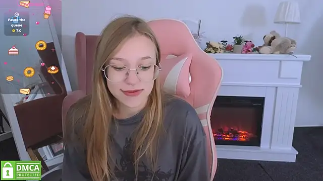 Snapshot of LayriantaVee chatting on September 25, 6:06 am LayriantaVee online show from September 25, 6:06 am