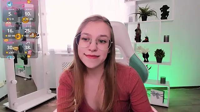 Snapshot of LayriantaVee chatting on March 23, 7:23 am LayriantaVee online show from March 23, 7:23 am