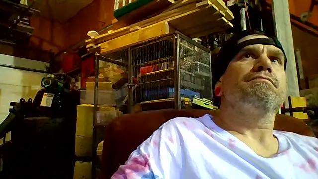 Snapshot of clitstitsandbongrips chatting on March 12, 11:20 am clitstitsandbongrips online show from March 12, 11:20 am