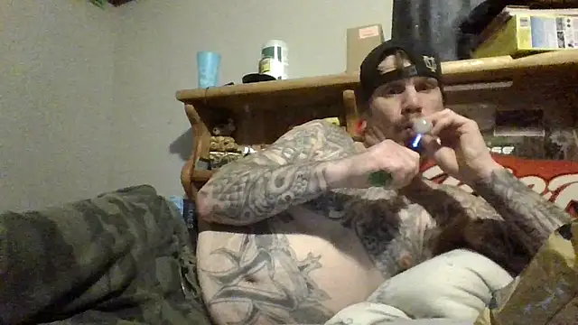 Snapshot of clitstitsandbongrips chatting on September 22, 9:06 pm clitstitsandbongrips online show from September 22, 9:06 pm